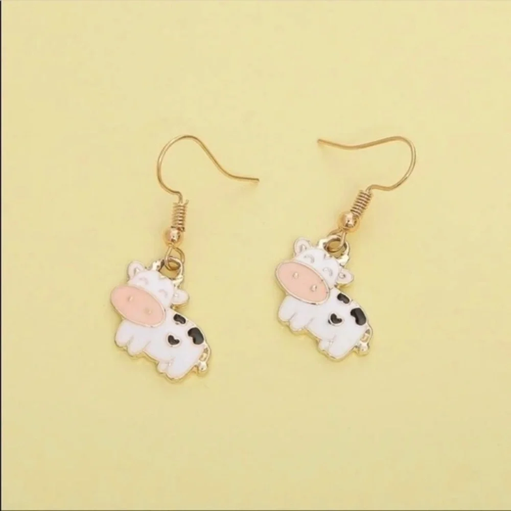 3/$30 💛 Cow Charm Earrings